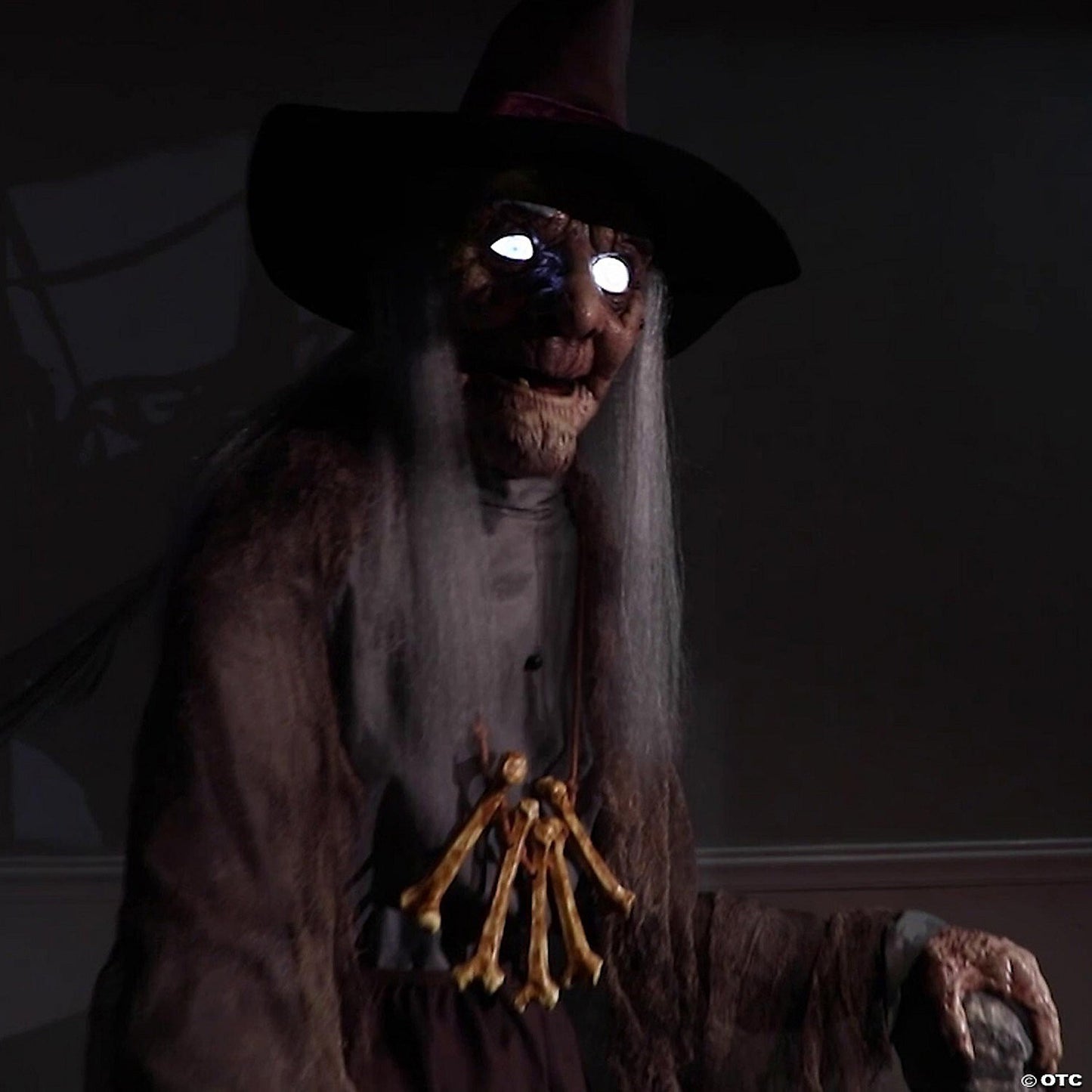 6 Ft Wicked Witch Crone Realistic Servo Motor Animatronic Halloween Haunt Prop