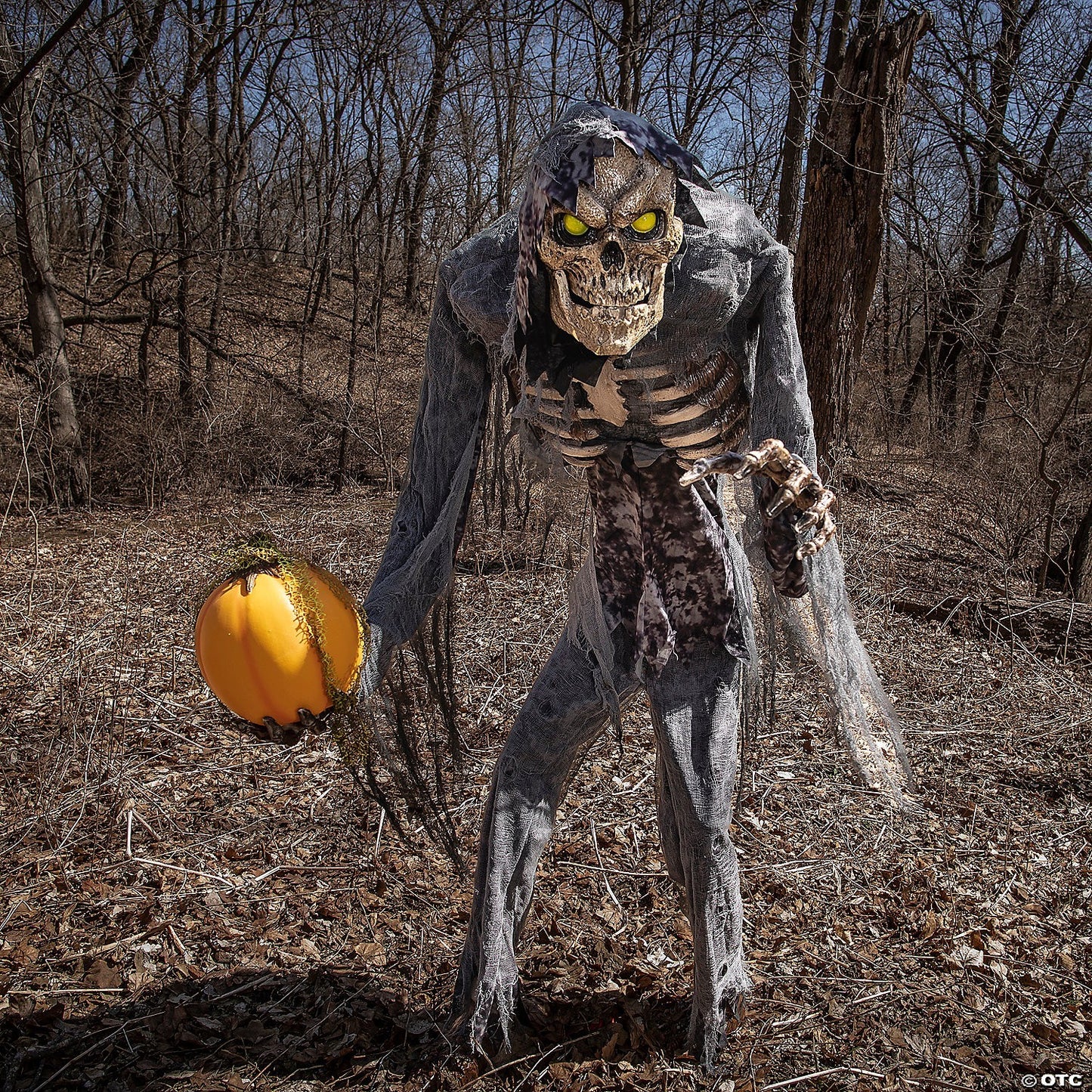 LifeSize 7 Ft Prowling Jack Skeleton Animatronic Halloween Haunted Prop Animated