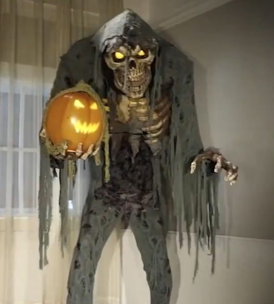 LifeSize 7 Ft Prowling Jack Skeleton Animatronic Halloween Haunted Prop Animated