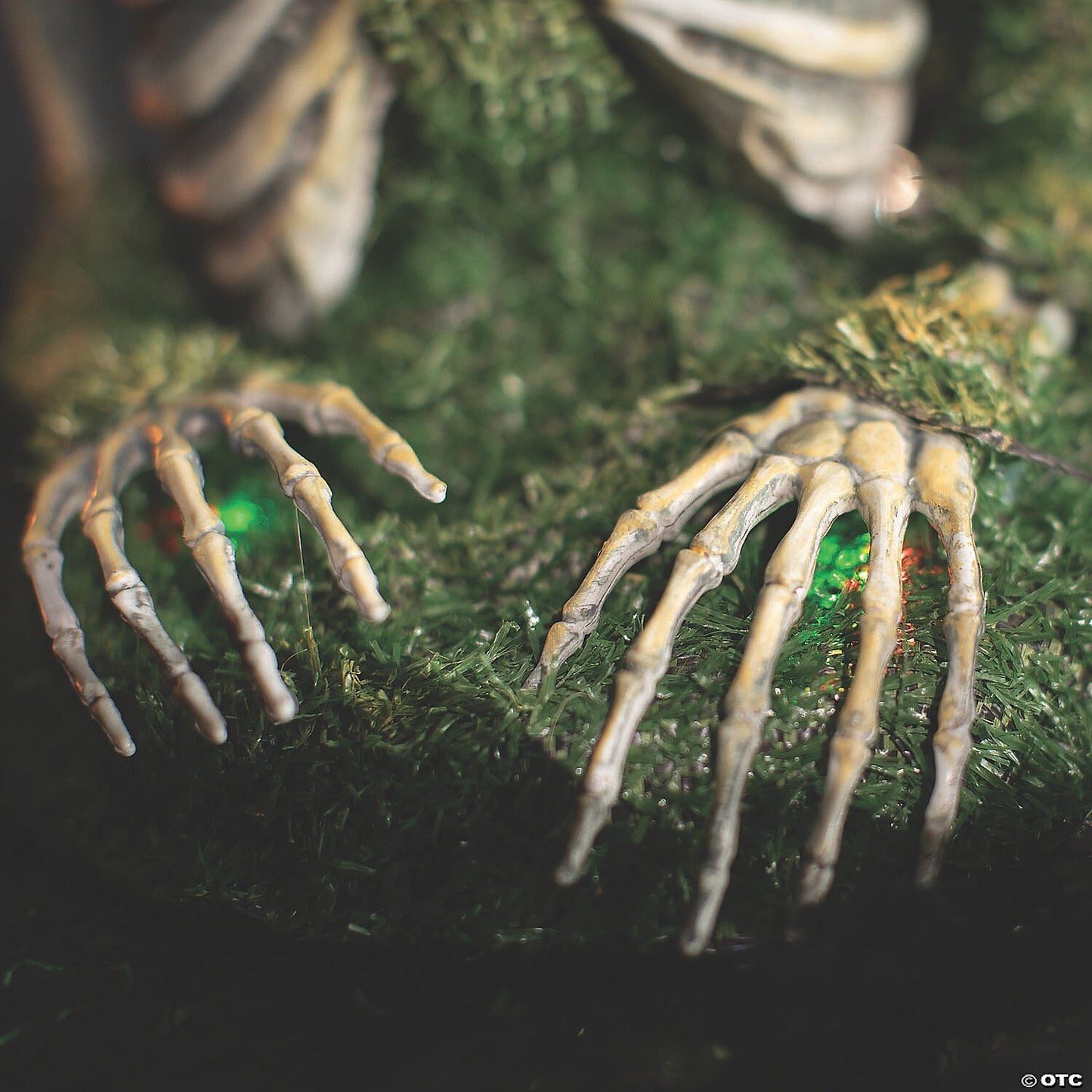 See Video! 4 Ft Mossy Skeleton Animated Halloween Home Decoration Haunted Prop