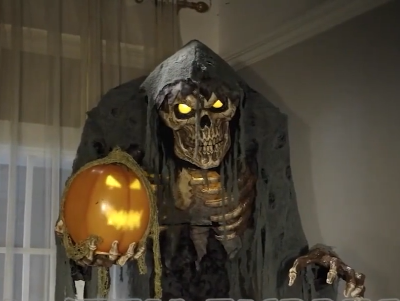 LifeSize 7 Ft Prowling Jack Skeleton Animatronic Halloween Haunted Prop Animated
