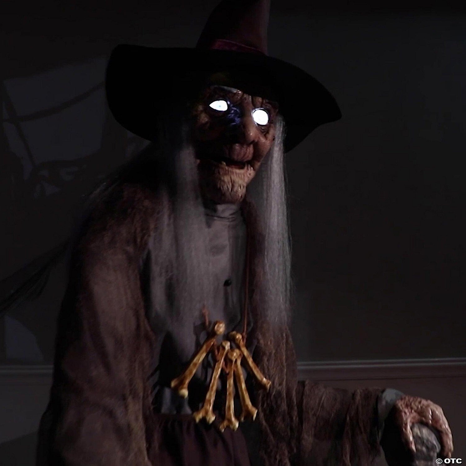 6 Ft Wicked Witch Crone Realistic Servo Motor Animatronic Halloween Haunt Prop
