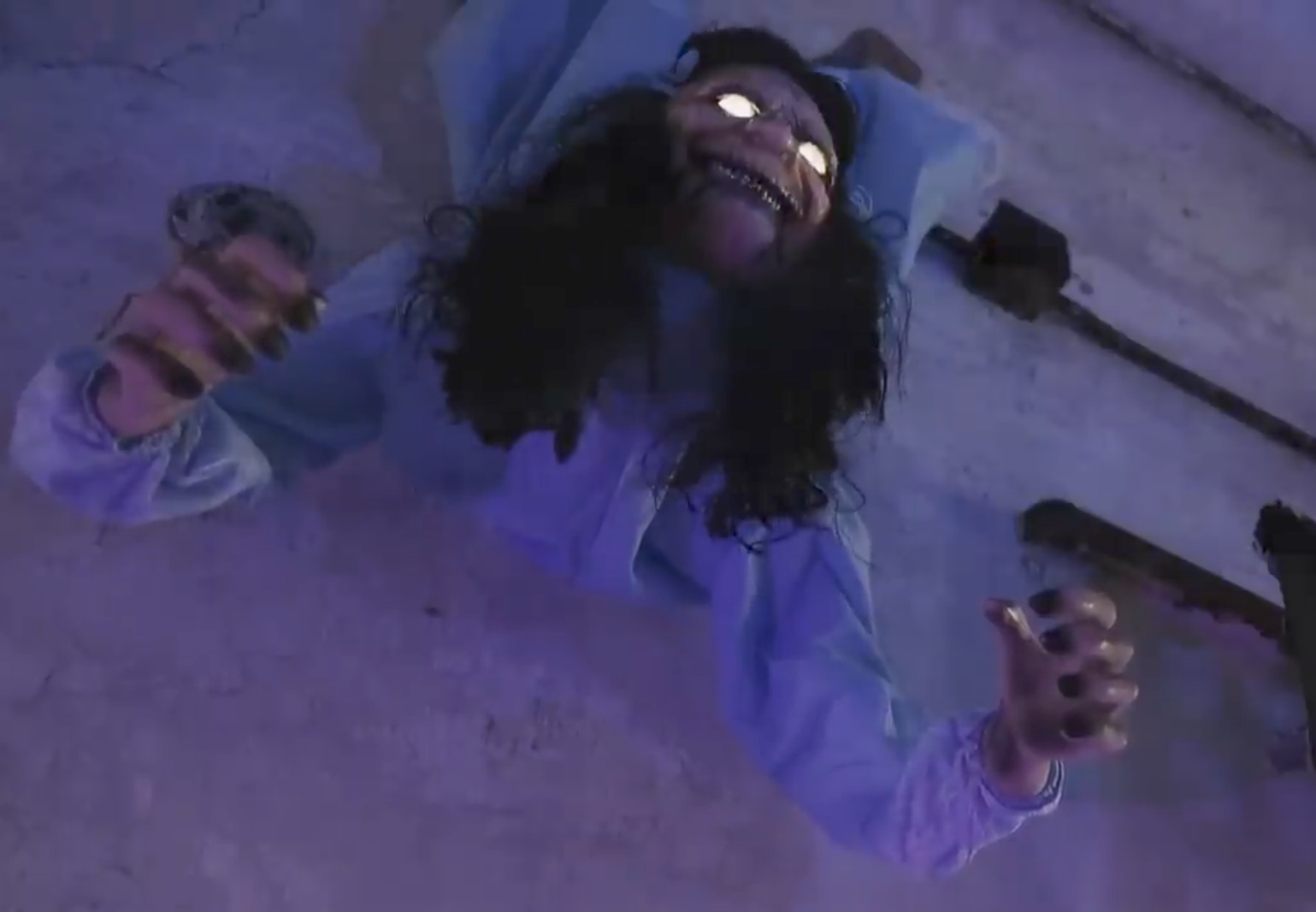 Exorcist Possessed Girl Evil Animatronic Halloween Animated Haunt House Prop