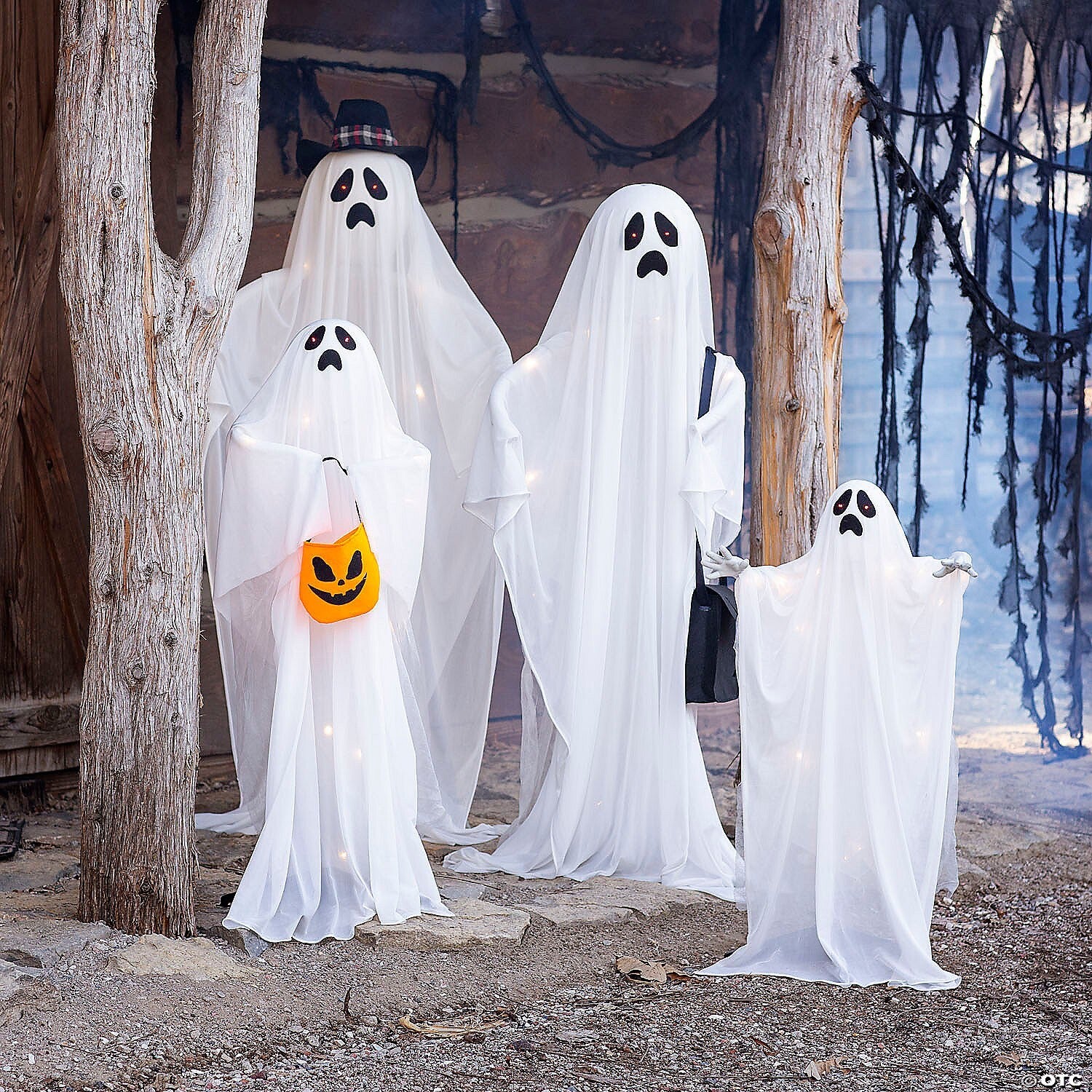 LifeSize Lighted Ghost Family Halloween Outdoor Haunt Yard Decoration Porch