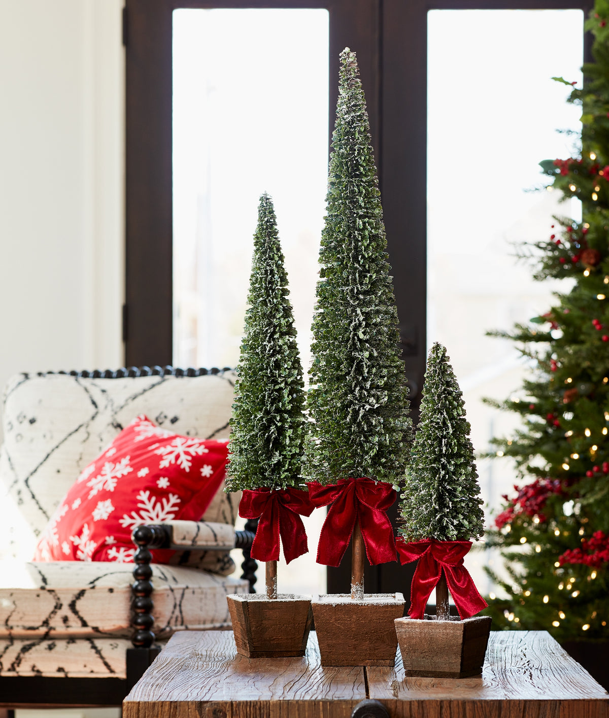 Potted Christmas Trees with Bows – Set of 3, Up to 39 Inches – Melrose manufacturer photo 2