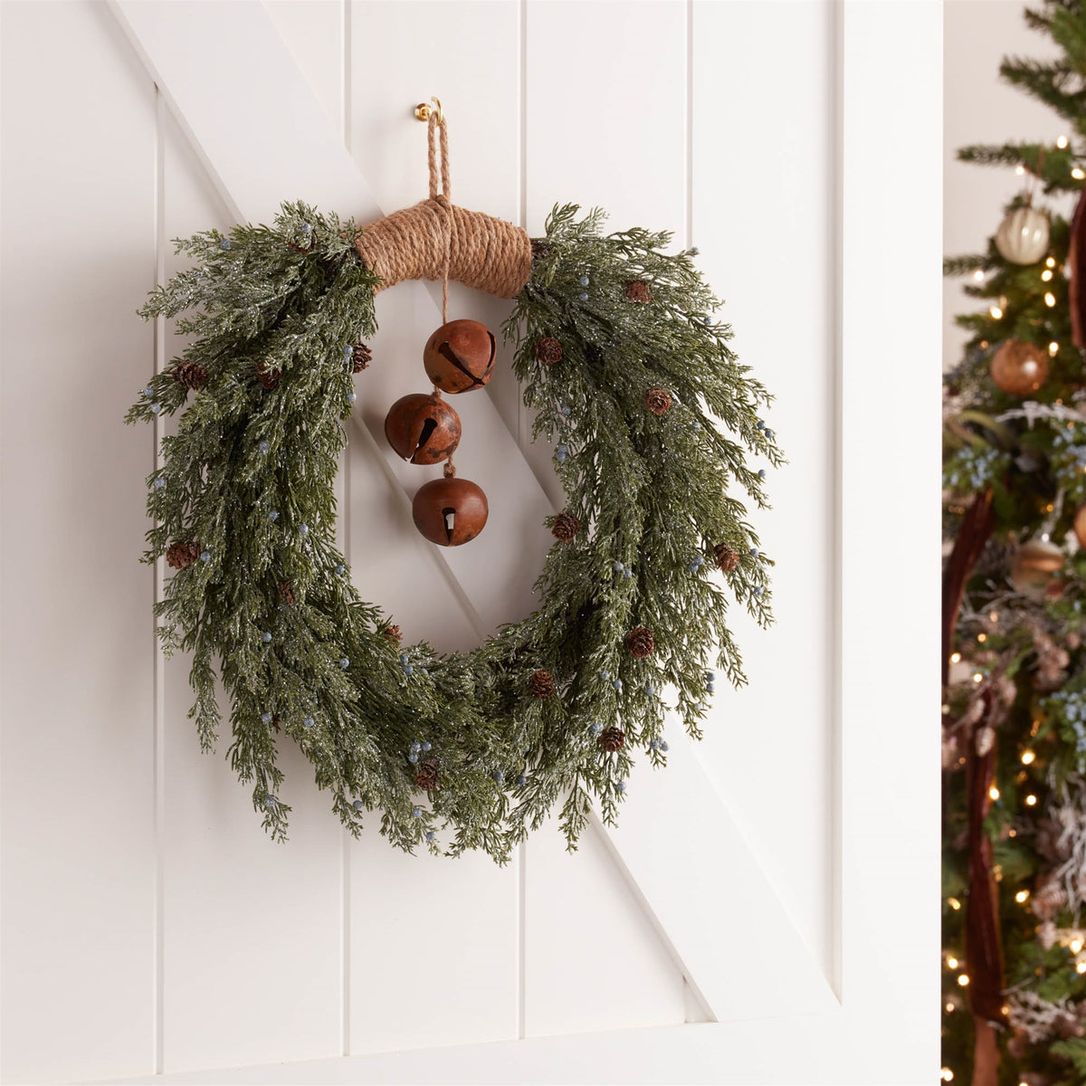 22-Inch Glittered Pine Christmas Wreath with Sleigh Bell – manufacturer product view 2