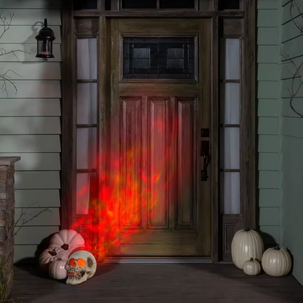 Lightshow Fire & Ice™ Flaming Skull Projection Light halloween