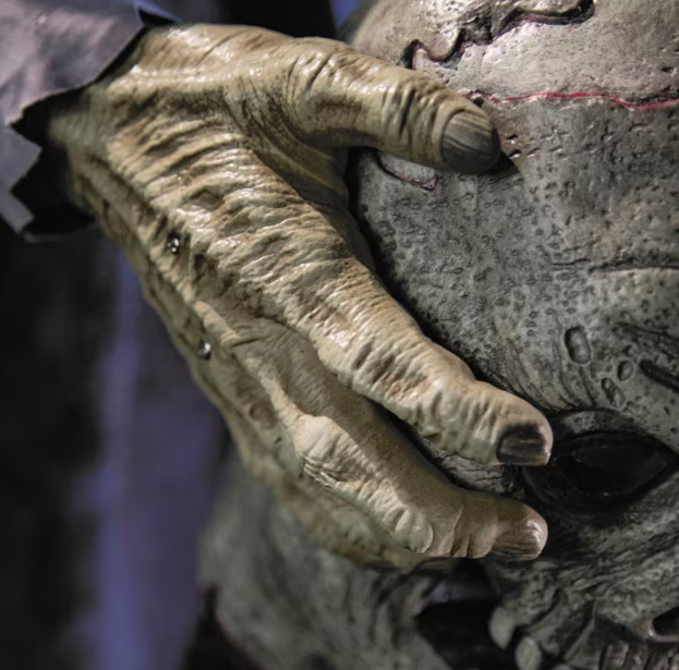 5.6 Ft Zombie Couple Animated Prop