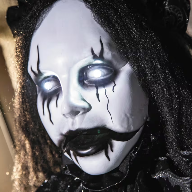 5.2 Ft Gothic Bride &amp; Spider - Animated Halloween prop